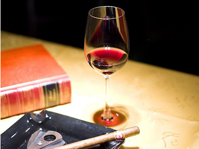 葡萄酒行業(yè)未來(lái)行æ?.jpg 葡萄酒行業(yè)未來(lái)行æ?.jpg